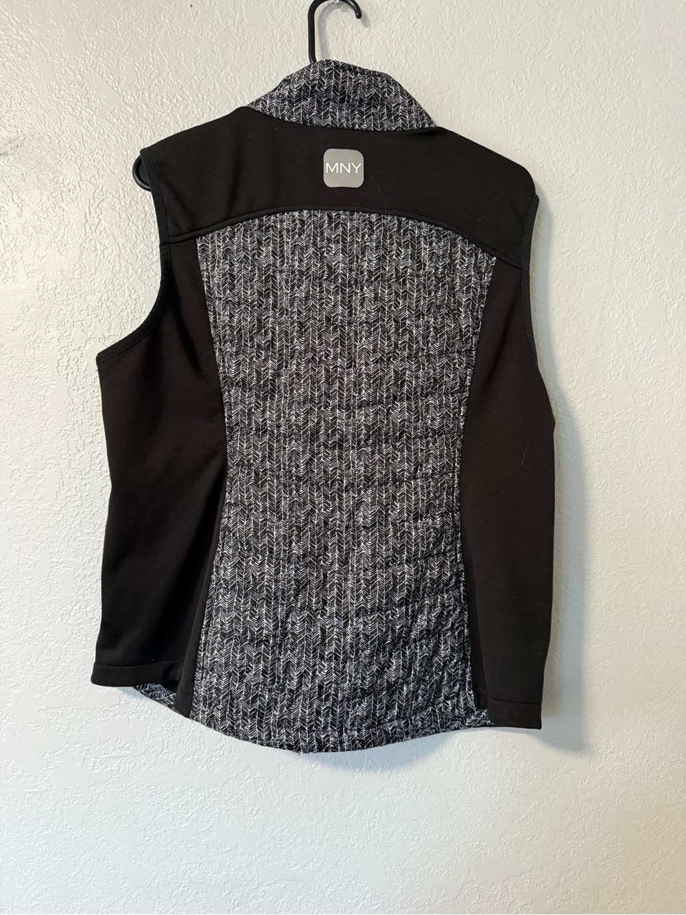 Women’s Quilted Front Vest - Black & White - Picture 2 of 8